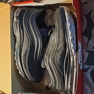 Men Airmax WNTR Size 10.5 used